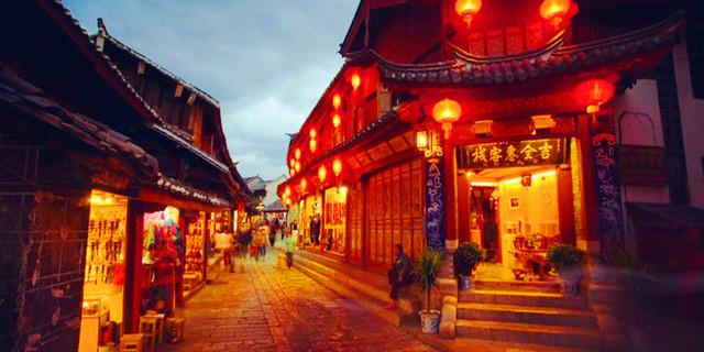 五彩几何塔